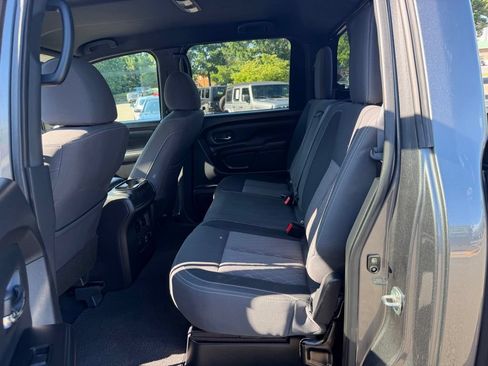 Used 2023 Nissan Titan SV w/ SV Convenience Package AWD/4WD image 10