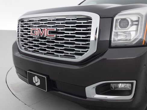Used 2018 GMC Yukon XL Denali w/ Denali Ultimate Package AWD/4WD image 16