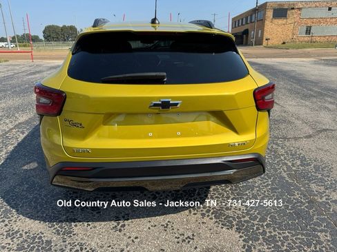 Used 2024 Chevrolet Trax ACTIV w/ Sunroof Package image 7