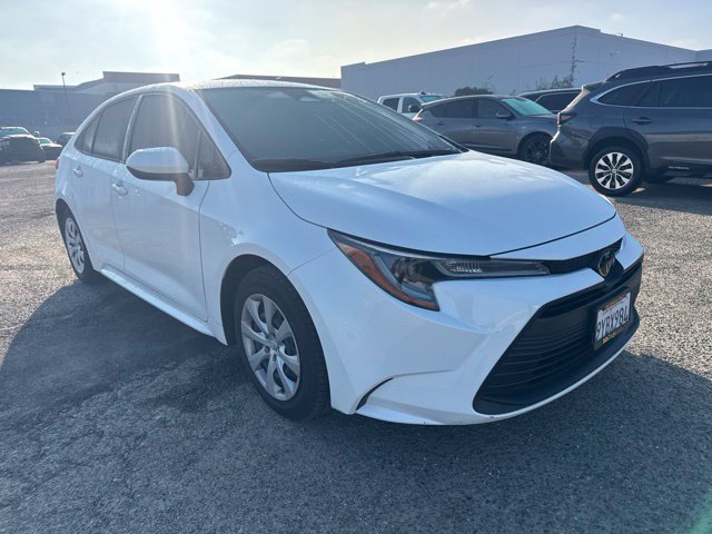 Used 2026 Toyota Corolla LE FWD image 3