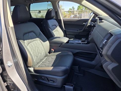 New 2026 Nissan Pathfinder Platinum FWD image 14