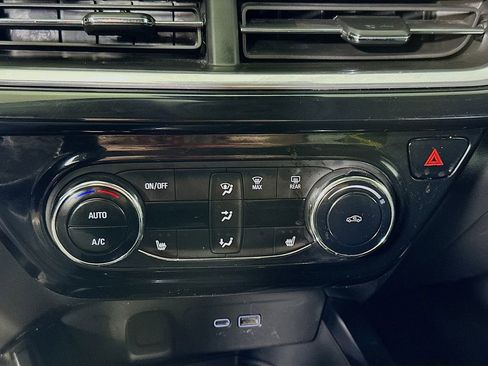 Used 2024 Chevrolet Trax ACTIV w/ Sunroof Package image 26