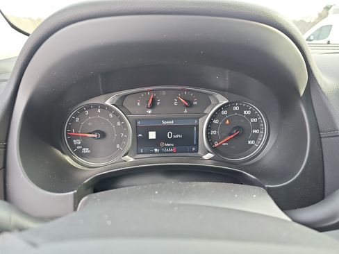 Used 2024 GMC Terrain SLT w/ Infotainment Package II image 20