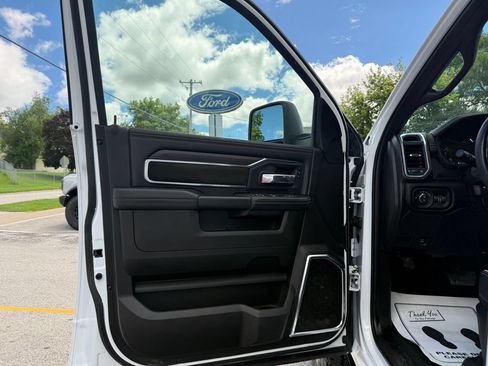 Used 2026 RAM 2500 Laramie AWD/4WD image 18