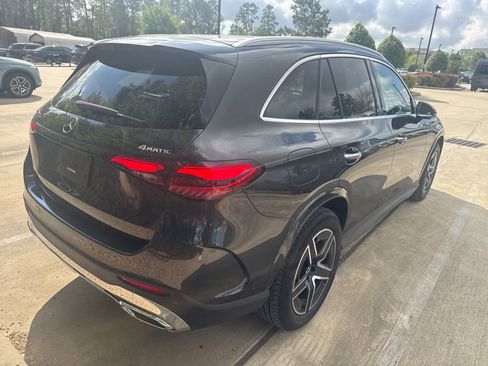 Used 2025 Mercedes-Benz GLC 350e 4MATIC image 4