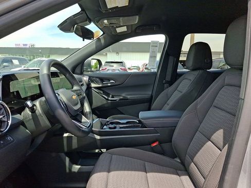 Used 2026 Chevrolet Equinox LT FWD image 13