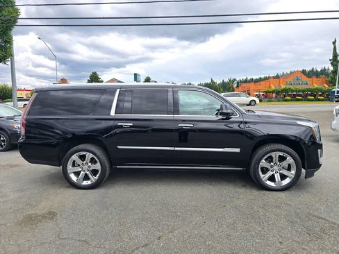 Used 2018 Cadillac Escalade ESV Platinum AWD/4WD image 8