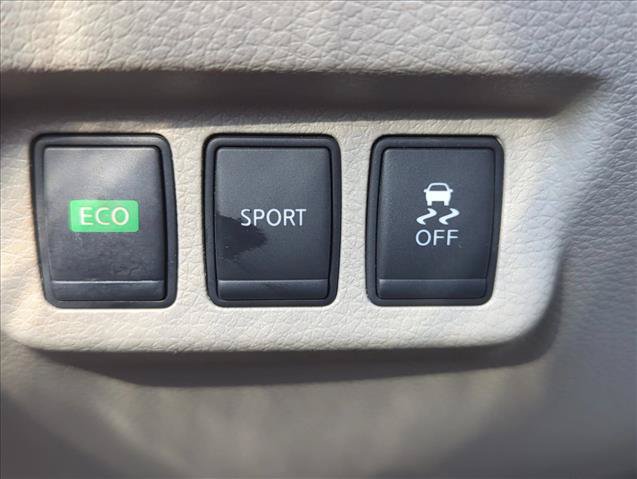 Used 2014 Nissan Sentra SL w/ Premium Package FWD image 13