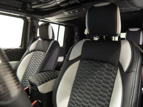 Used 2025 Jeep Gladiator Sport image 42