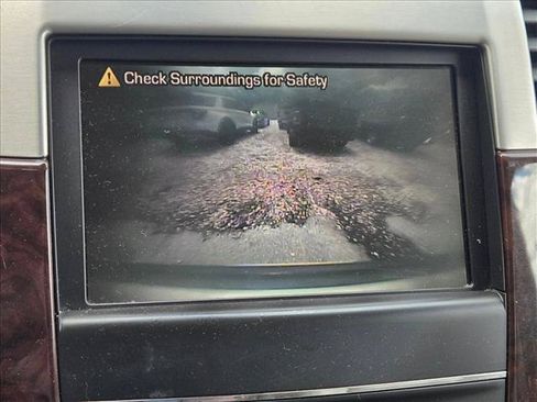 Used 2011 Cadillac Escalade 4WD Hybrid image 16