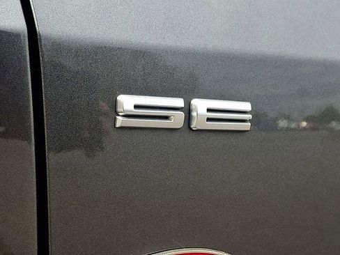 Used 2020 Ford Escape SE image 30