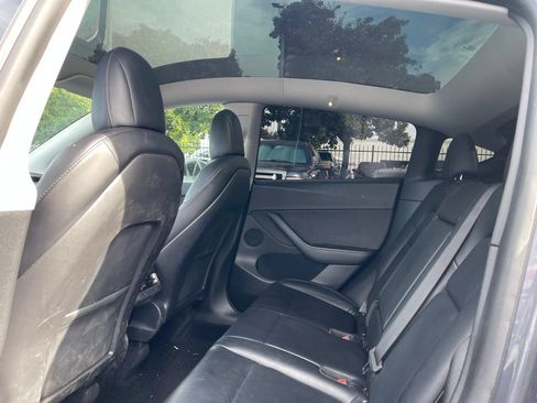 Used 2022 Tesla Model Y Performance AWD/4WD image 4