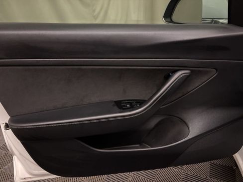 Used 2020 Tesla Model 3 image 9