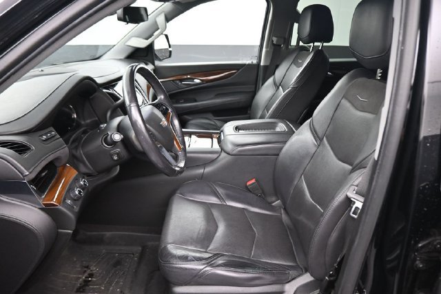 Used 2020 Cadillac Escalade ESV Premium Luxury AWD/4WD image 23