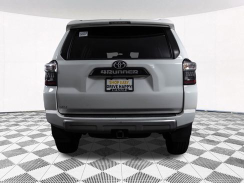 Used 2021 Toyota 4Runner TRD Off-Road AWD/4WD image 19