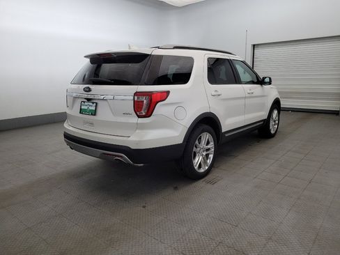 Used 2017 Ford Explorer XLT w/ Equipment Group 202A AWD/4WD image 9