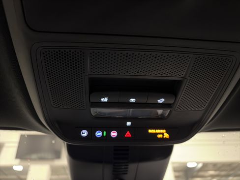 New 2026 Chevrolet Traverse LT w/ Sun and Wheel Package image 32