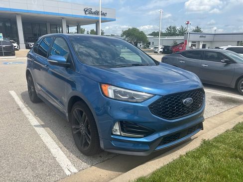 Used 2019 Ford Edge ST w/ Equipment Group 401A AWD/4WD image 3