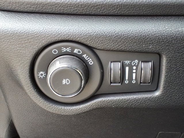 New 2026 Chrysler Pacifica Limited w/ S Appearance Package FWD image 19