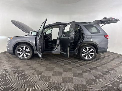 Used 2024 Honda Pilot Elite image 12