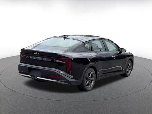 Used 2025 Kia K4 LXS image 12
