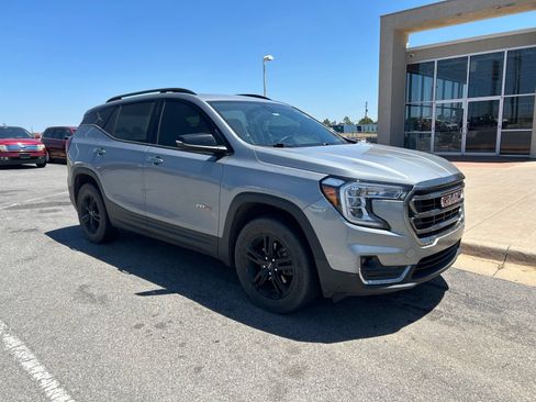 Used 2023 GMC Terrain AT4 AWD/4WD image 3