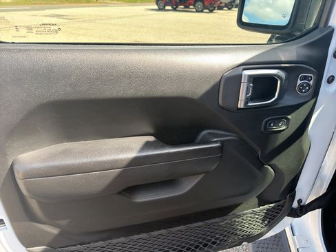Used 2024 Jeep Wrangler Sport S AWD/4WD image 15
