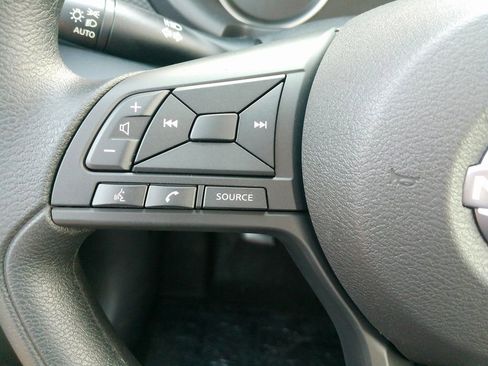 New 2025 Nissan Kicks Play S image 32