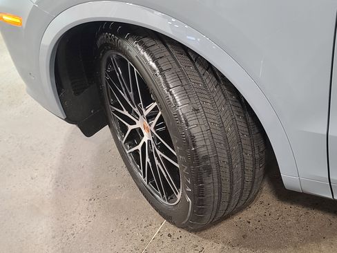 New 2026 Porsche Cayenne S image 33