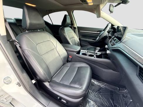 Used 2024 Nissan Altima 2.5 SL AWD/4WD image 28