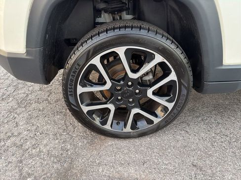 Certified 2018 Jeep Compass Limited w/ Navigation Group image 37