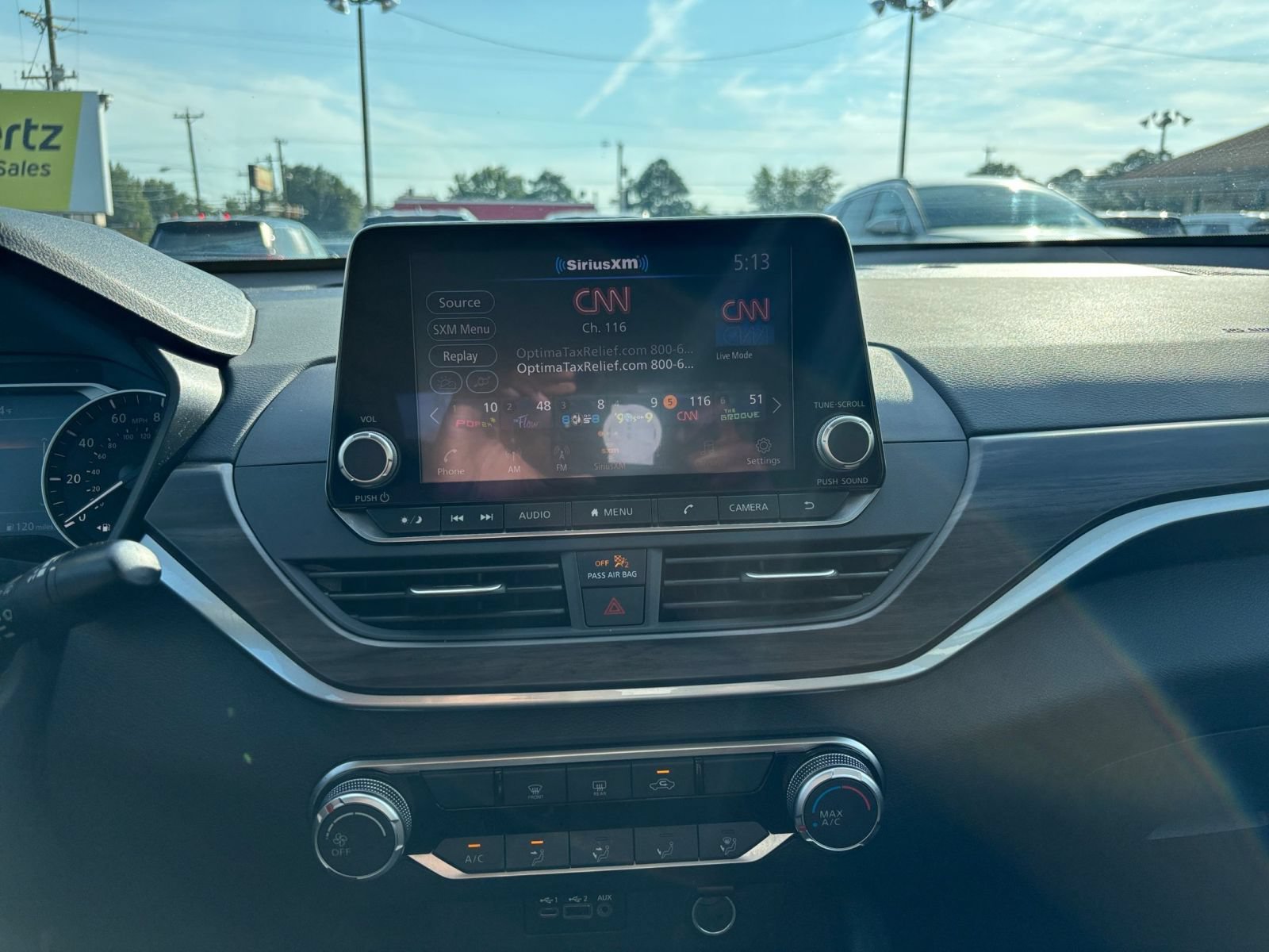 Used 2025 Nissan Altima 2.5 SV FWD image 16