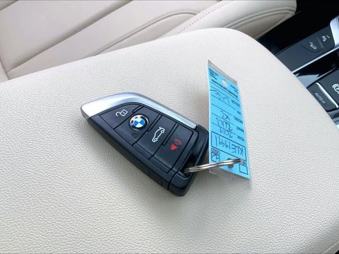 Used 2019 BMW X3 xDrive30i w/ Premium Package image 14