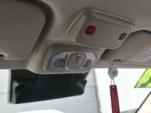 Used 2024 RAM ProMaster 2500 w/ Convenience Group FWD image 18