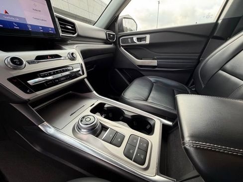 Used 2021 Ford Explorer XLT w/ Equipment Group 202A image 15