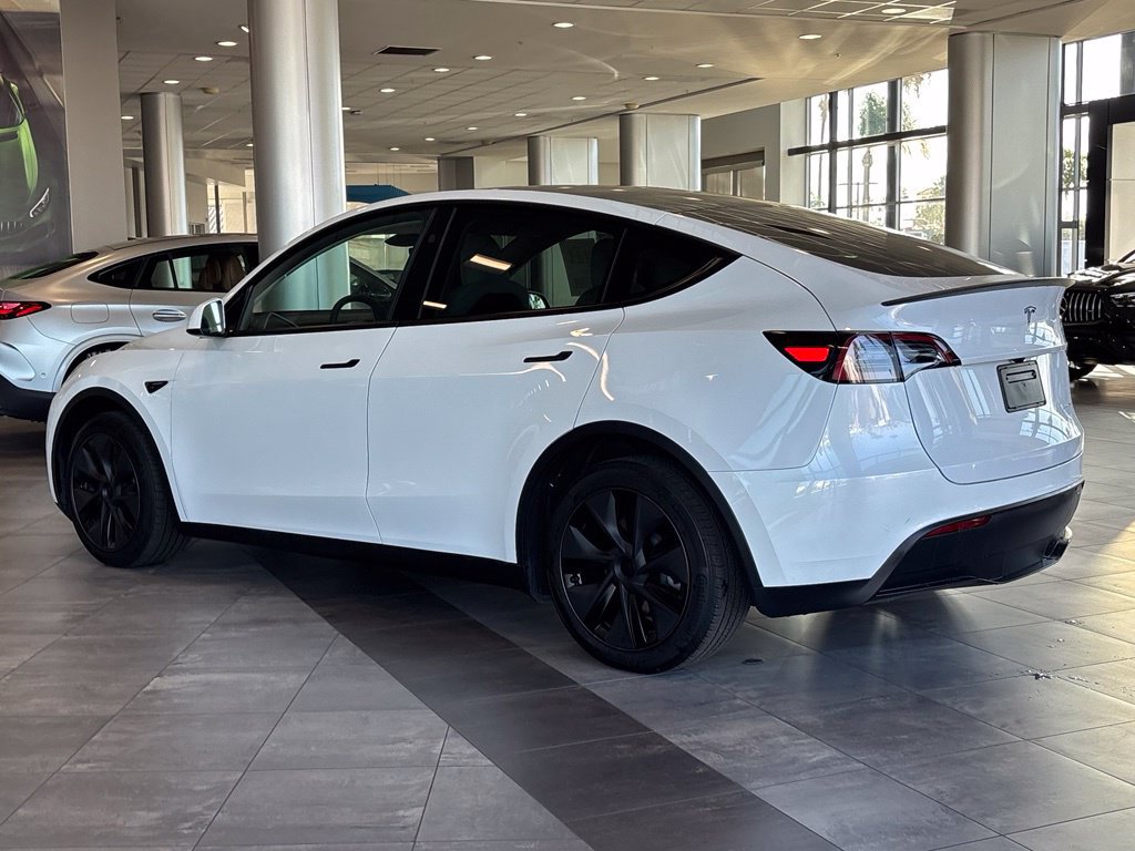 Used 2025 Tesla Model Y Long Range AWD/4WD image 9