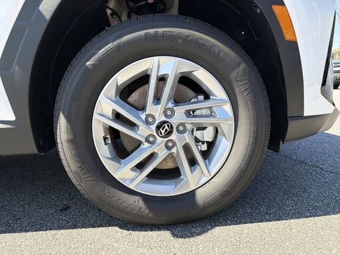 New 2026 Hyundai Tucson SE image 12