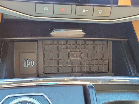 Certified 2024 Ford Expedition Platinum image 30