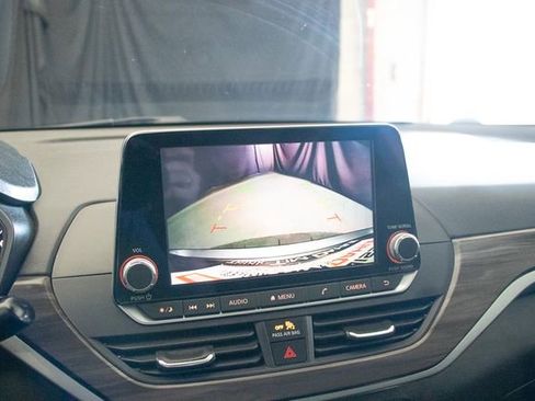 Used 2024 Nissan Altima 2.5 SV FWD image 34