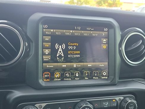 Used 2022 Jeep Wrangler Unlimited Rubicon AWD/4WD image 14