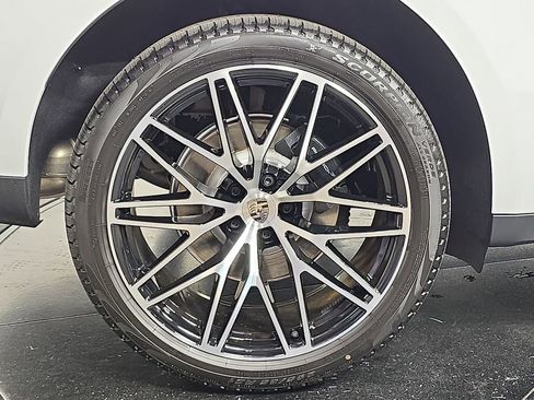 New 2026 Porsche Macan image 29