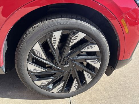 Used 2024 Lincoln Nautilus Reserve w/ Equipment Group 202A image 13