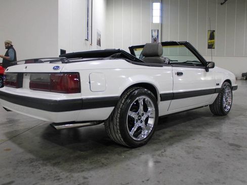 Used 1989 Ford Mustang LX image 7