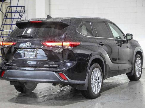 Used 2023 Toyota Highlander Limited image 7