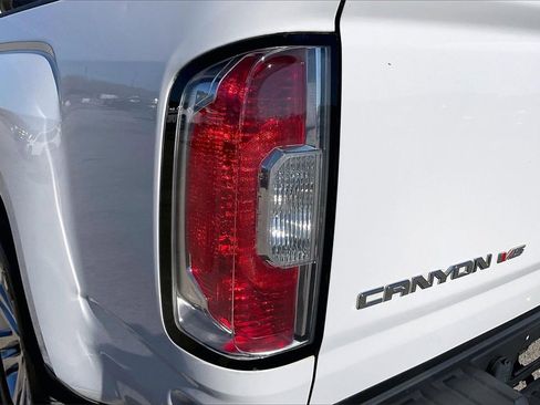 Used 2018 GMC Canyon SLT w/ Driver Alert Package image 20