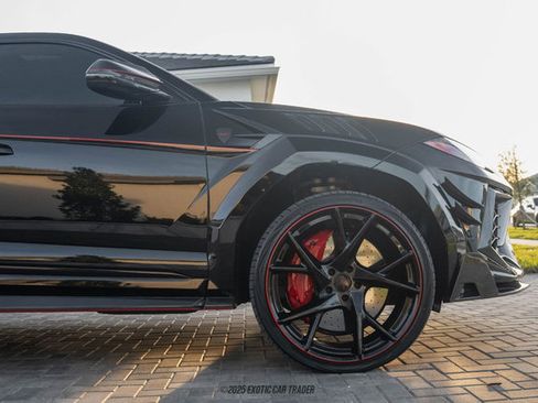 Used 2021 Lamborghini Urus image 11