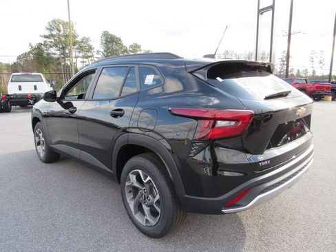 New 2026 Chevrolet Trax LT image 9