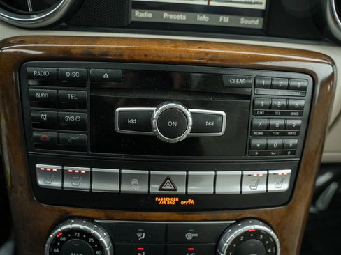 Used 2014 Mercedes-Benz SLK 250 w/ Premium Package image 23