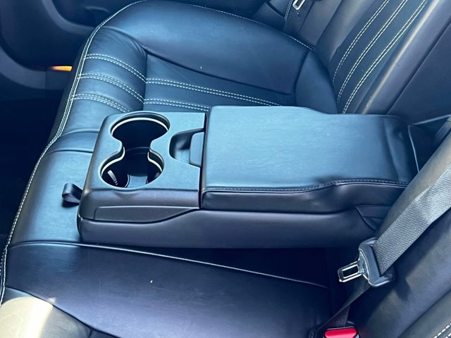 Used 2019 Chrysler 300 S RWD image 11