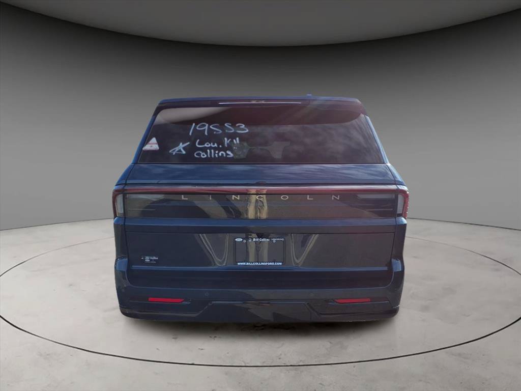 New 2025 Lincoln Navigator Reserve w/ Jet Appearance Package AWD/4WD image 7